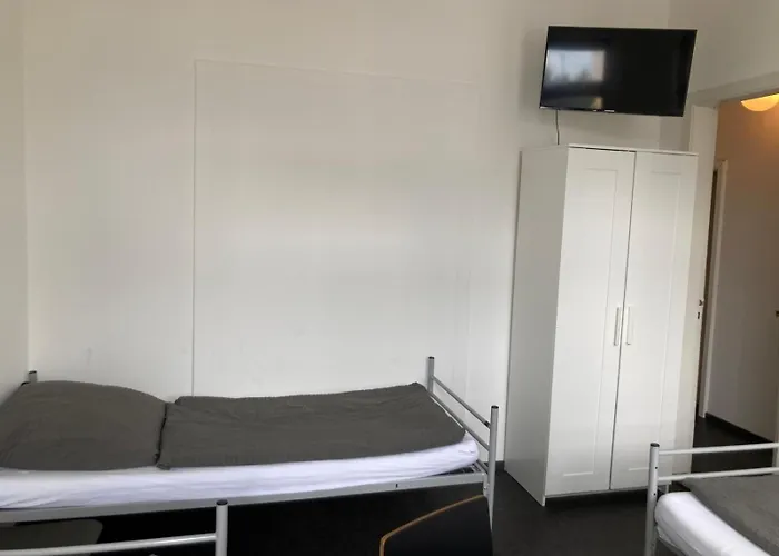 Grosse Handwerkerwohnung In Walle *