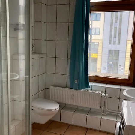 Grosse Handwerkerwohnung In Walle * بريمين