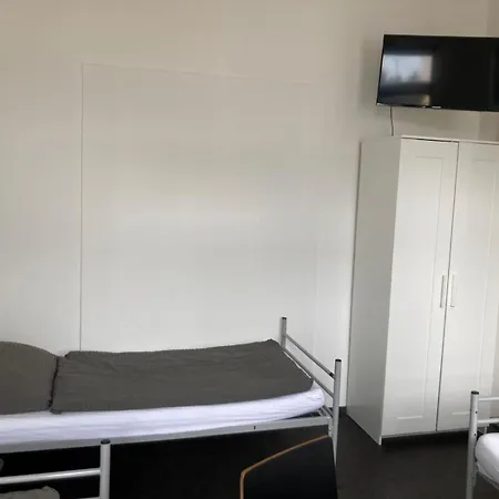 Grosse Handwerkerwohnung In Walle *