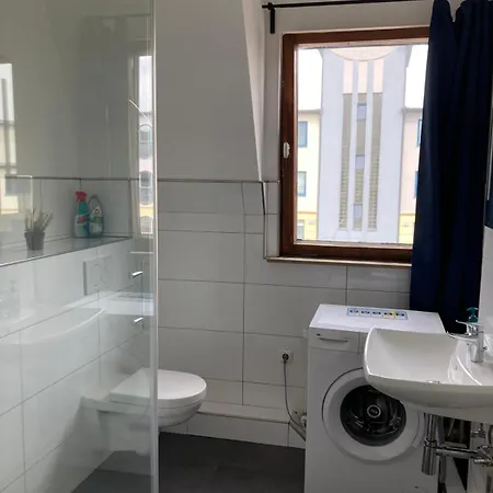 Grosse Handwerkerwohnung In Walle بريمين