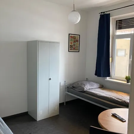 Apartment Grosse Handwerkerwohnung In Walle