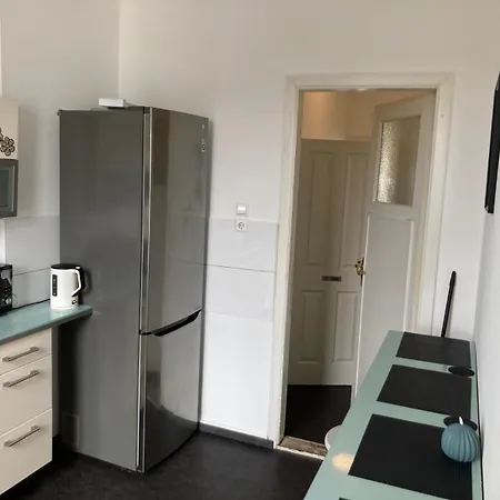 Grosse Handwerkerwohnung In Walle Bremen