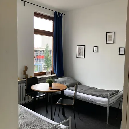 Apartment Grosse Handwerkerwohnung In Walle *