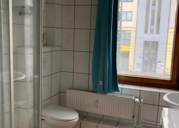 Grosse Handwerkerwohnung In Walle * Brema