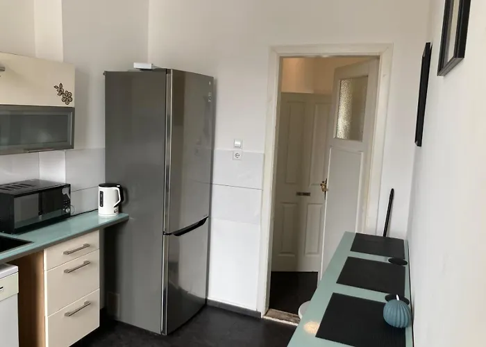 Grosse Handwerkerwohnung In Walle Brema