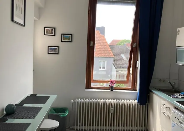 Grosse Handwerkerwohnung In Walle *